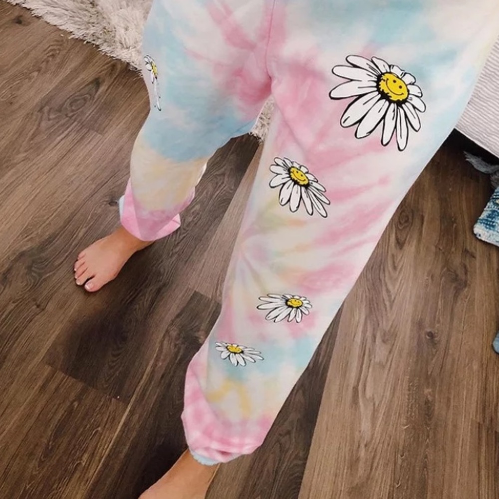 - - - Daisy Tie Dye Joggers - Picture 3 of 4